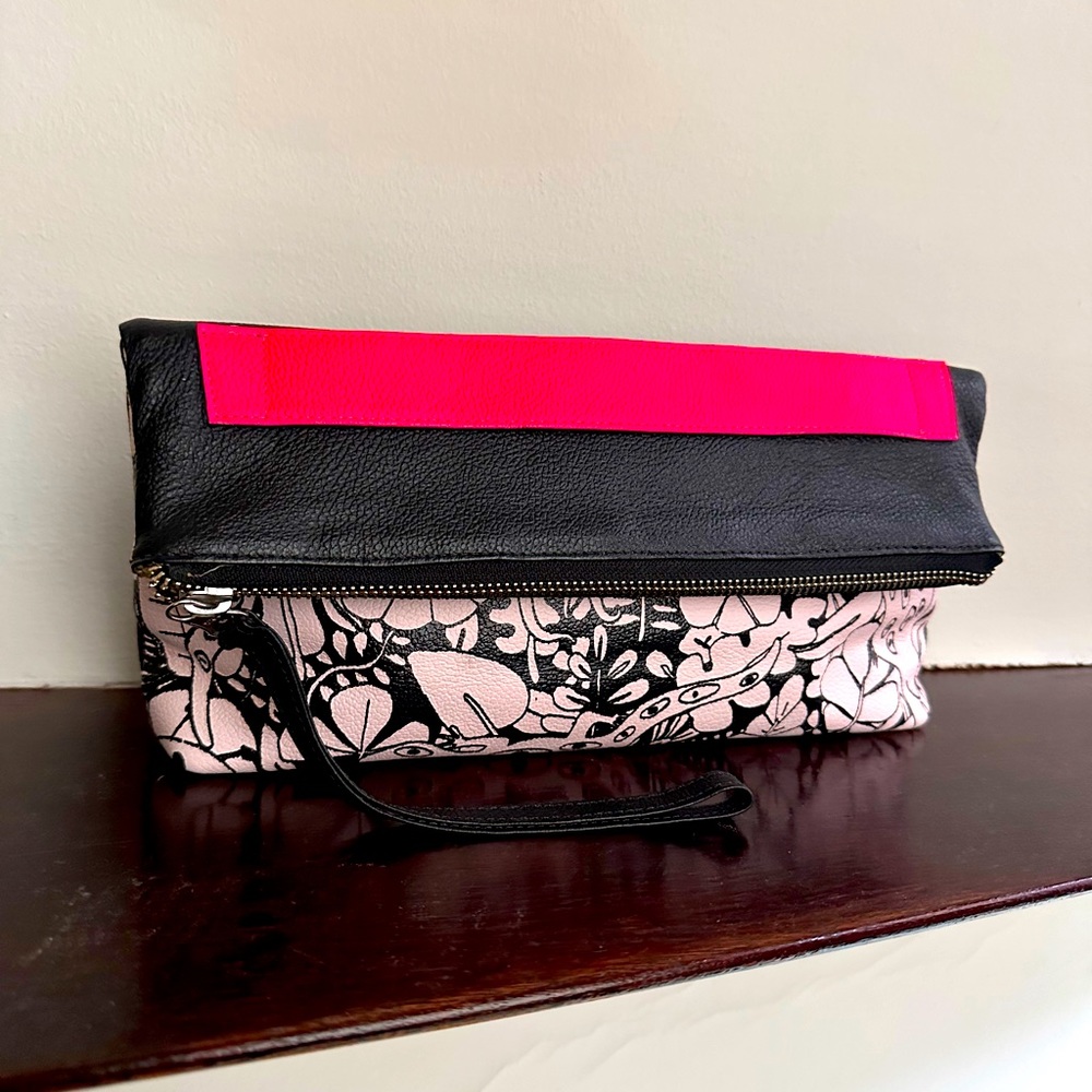 Min & Mon leather clutch wristlet - like new condition